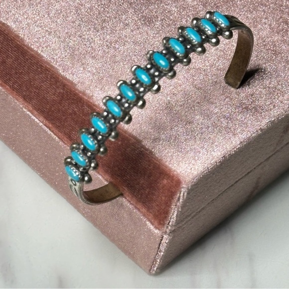 Native American Vintage Artisan Sterling+Turquoise Cuff Bracelet - Picture 2 of 12